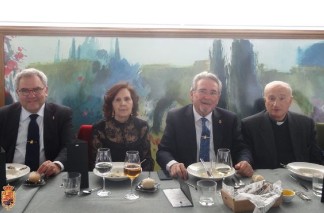 01 Paco Salazar - Comida Hermandad