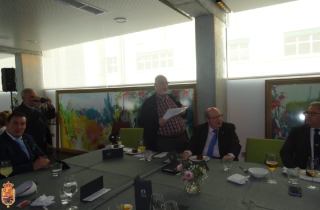 07 Paco Salazar - Comida Hermandad