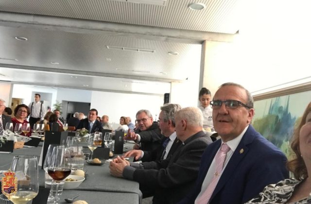 21 Paco Salazar - Comida Hermandad