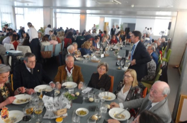 32 Paco Salazar - Comida Hermandad