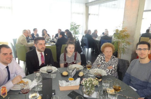 36 Paco Salazar - Comida Hermandad