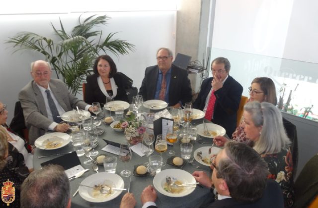 37 Paco Salazar - Comida Hermandad