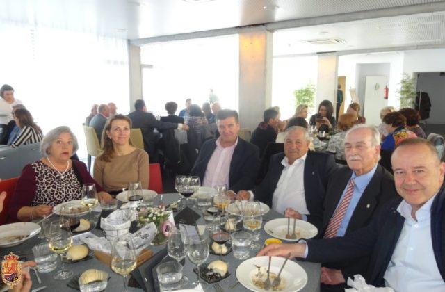 40 Paco Salazar - Comida Hermandad