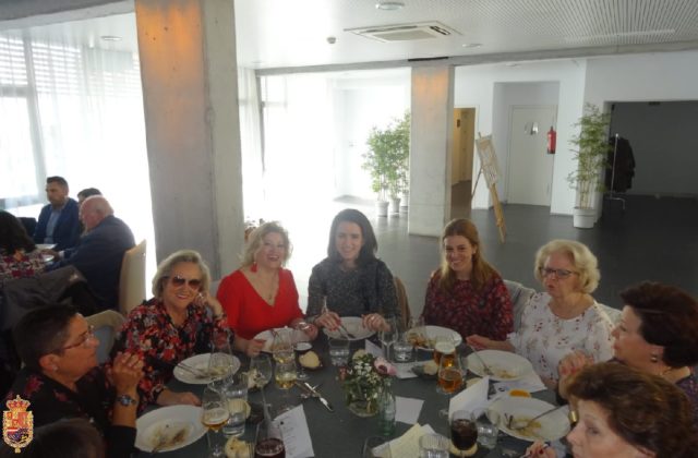 44 Paco Salazar - Comida Hermandad