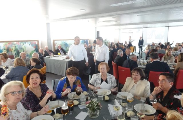 45 Paco Salazar - Comida Hermandad